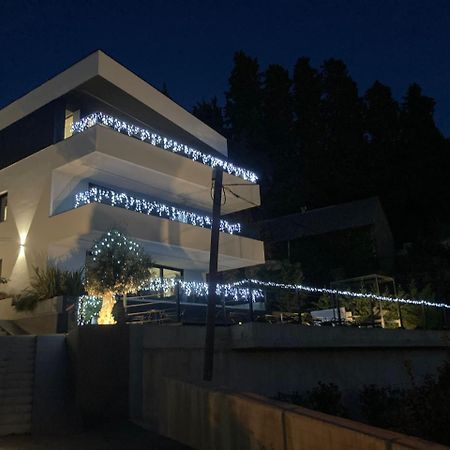 Aparthotel Villa V With Heated Pool Rijeka Exterior photo