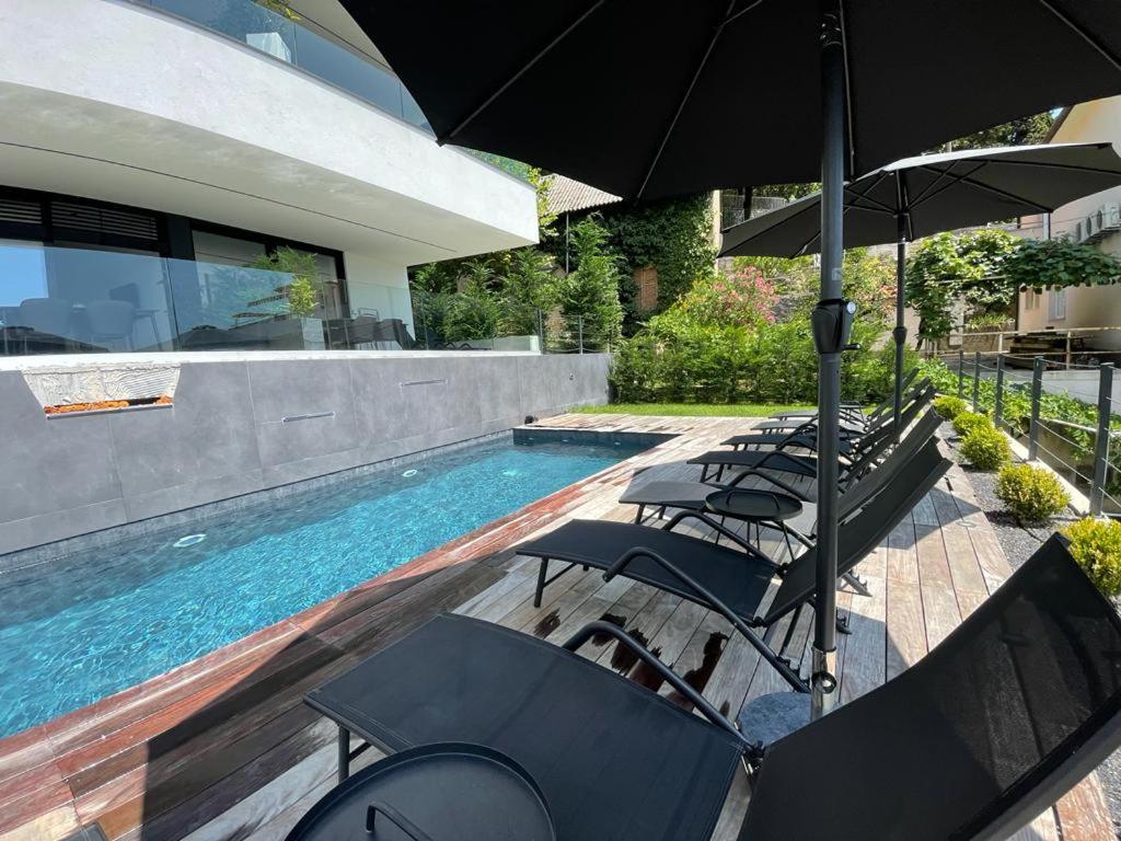 Aparthotel Villa V With Heated Pool Rijeka Exterior photo