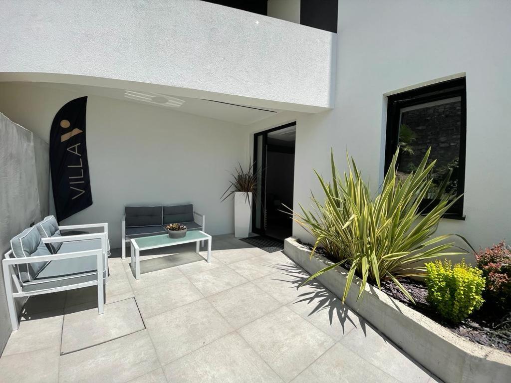 Aparthotel Villa V With Heated Pool Rijeka Exterior photo